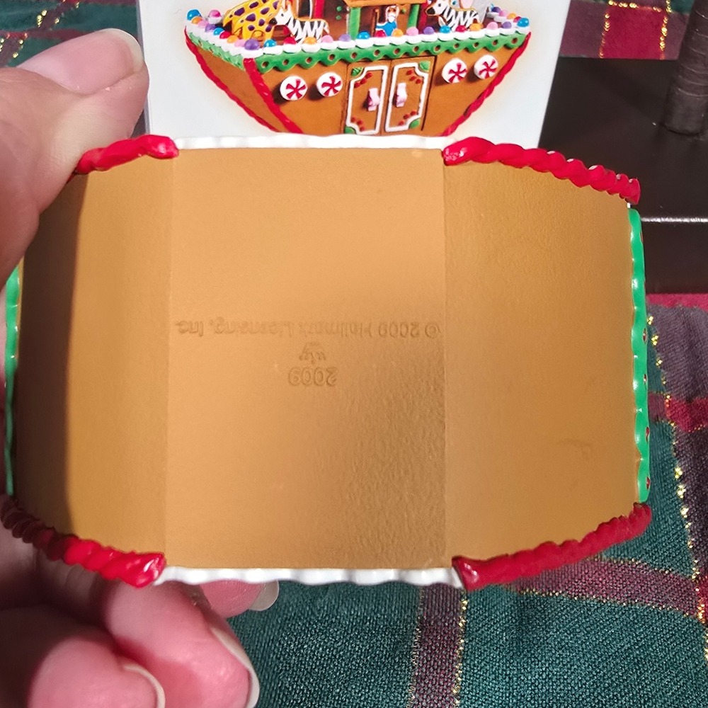 Hallmark Keepsake Noah's Ark Gingerbread Christmas Ornament 2009 Sharon Visker - Picture 4 of 9